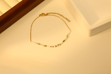 Wholesaler Eclat Paris - Gold anklet with white faux pearls