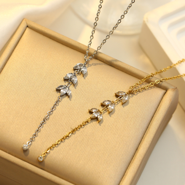 Wholesaler Eclat Paris - Silver Necklace with Cubic Zirconia Leaf