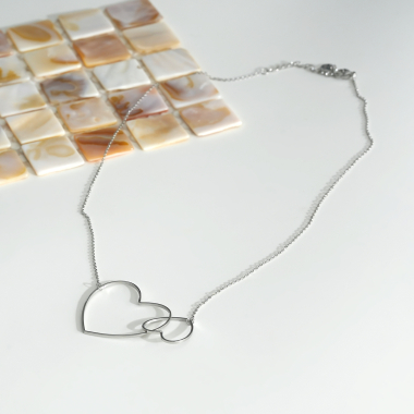 Großhändler Eclat Paris - Silberne Halskette mit zwei gekreuzten Herzanhängern