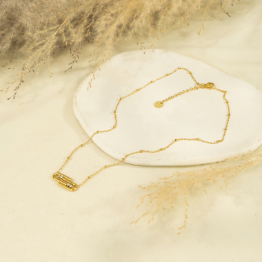 Grossiste Eclat Paris - Collier chaîne dorée avec épingle et strass