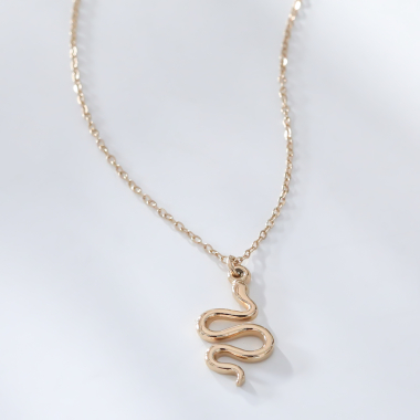 Wholesaler Eclat Paris - Gold chain necklace with snake pendant