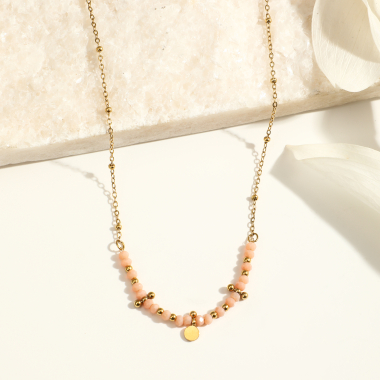 Grossiste Eclat Paris - Collier chaîne dorée avec pierres roses et pendentif rond