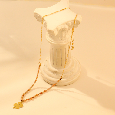 Mayorista Eclat Paris - Collar de cadena de oro con piedras naturales rosas y colgante de trébol