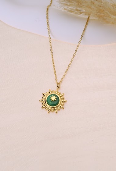 Wholesaler Eclat Paris - Simple chain necklace with green pendant