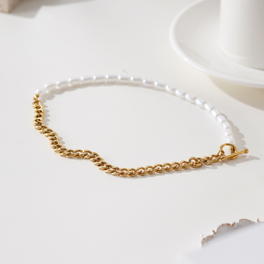 Wholesaler Eclat Paris - Asymmetrical gold necklace, half pearls, half chain