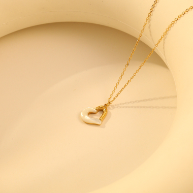 Wholesaler Eclat Paris - Golden Necklace with Heart Pendant