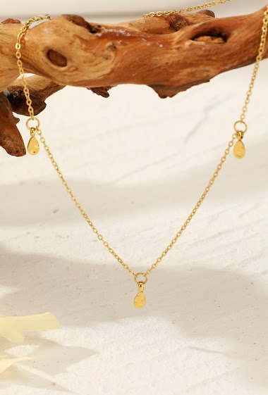 Großhändler Eclat Paris - Goldene Halskette mit 3 Mini-Tropfenanhängern