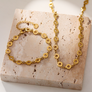 Wholesaler Eclat Paris - Gold multi circle necklace