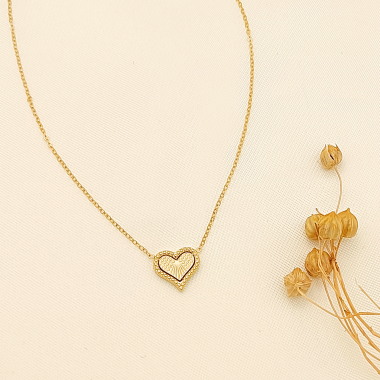 Wholesaler Eclat Paris - Small heart gold necklace with details