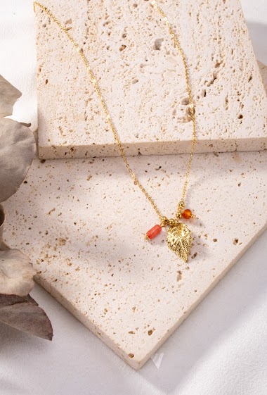Grossiste Eclat Paris - Collier feuille dorée perle rouge en acier inoxydable