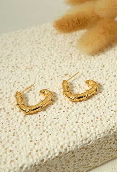 Wholesaler Eclat Paris - Thick golden triangle hoop earrings