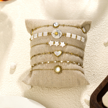 Grossiste Eclat Paris - Lot de 6 bracelets chaînes dorées avec pierres fuchsia