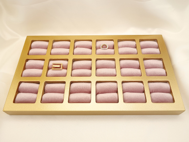 Wholesaler Eclat Paris - Pink velvet ring tray display