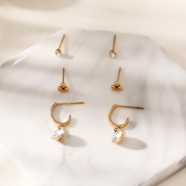 Großhändler Eclat Paris - Drei Paar Ohrringe mit baumelnden Strasssteinen