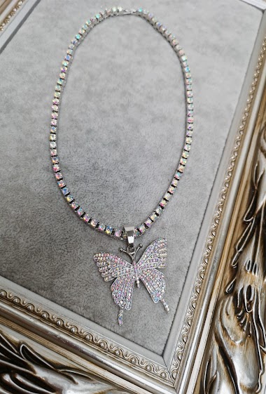 Wholesaler MET-MOI - Necklace with butterfly