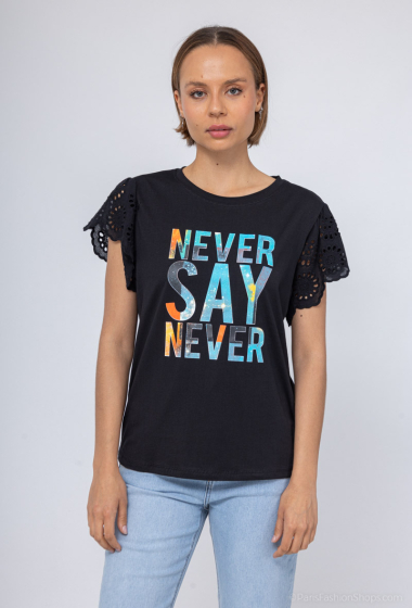 Großhändler Miss Charm - T-Shirt mit „NEVER SAY NEVER“-Muster und Spitzenärmeln