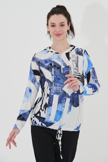 Wholesaler Missy Tekstil - Rhinestone printed blouse
