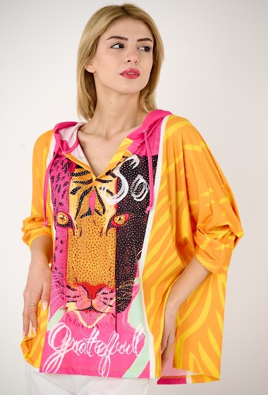 Wholesalers Missy Tekstil - Printed hooded blouse with rhinestones