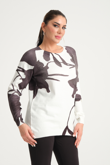 Wholesaler Missy Tekstil - Printed sweater with rhinestones