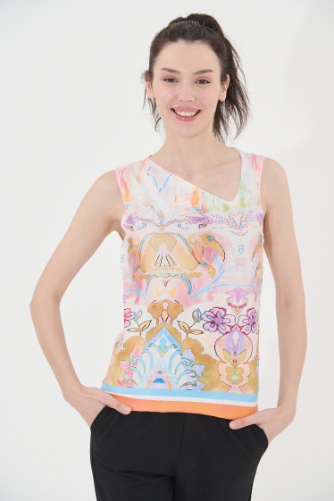 Wholesaler Missy Tekstil - Rhinestone printed sleeveless top