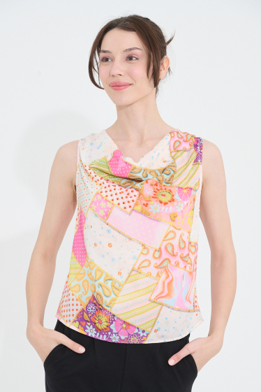 Wholesaler Missy Tekstil - Printed sleeveless top with rhinestones