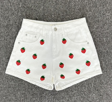 Wholesaler Mochy - Strawberry embroidered jean shorts