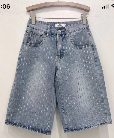Grossiste Mochy - Short bermuda en jean avec strass