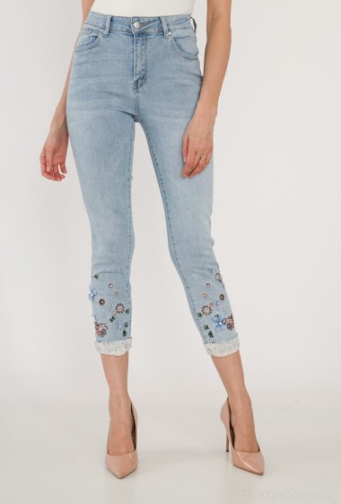 Wholesaler Monday Premium - Rhinestone embroidered jeans