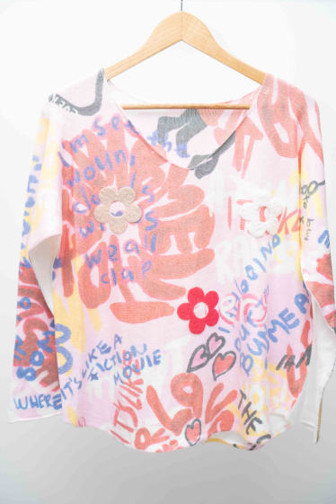Wholesaler Mooya - Love and flower print V-neck sweater