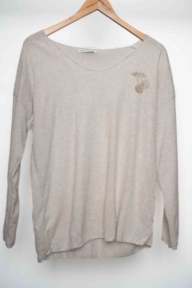 Wholesaler Mooya - Very soft V-neck cherry gold sweater with silver edge in wool