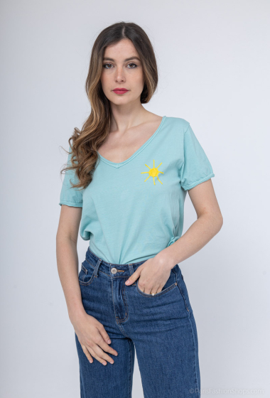 Wholesaler Mooya - V-neck cotton t-shirt with sun embroidery