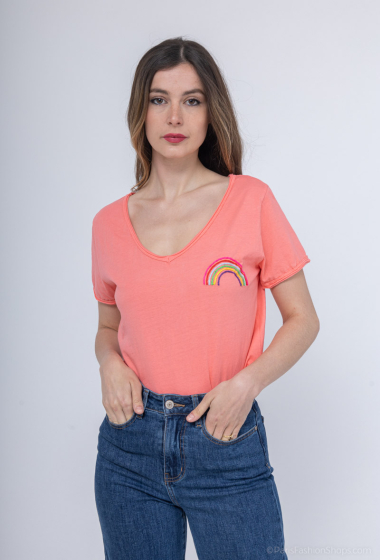 Großhändler Mooya - Baumwoll-T-Shirt mit Regenbogenstickerei und V-Ausschnitt
