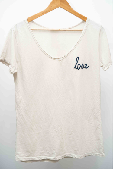 Grossiste Mooya - Tshirt coton col V broderie love