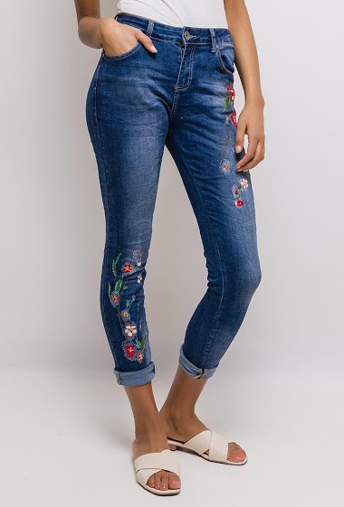 Großhändler Mozzaar  Forever - Jeans with embroidered flowers
