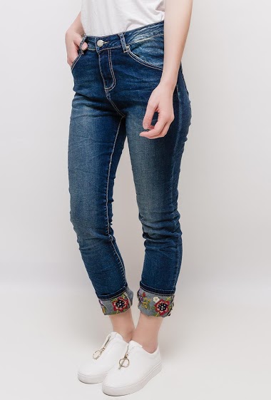 Wholesaler Mozzaar  Forever - Jeans with embroidered turn-up
