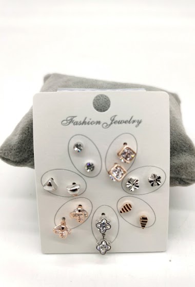 Grossiste M&P Accessoires - Boucles d'oreilles piercing 7 paires