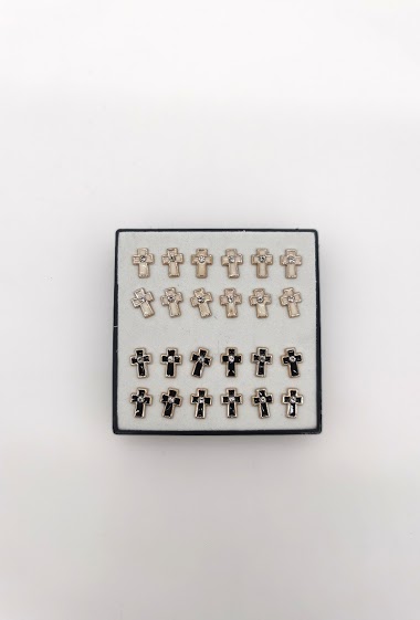 Grossiste M&P Accessoires - Boucles d'oreilles piercing boîte de 12