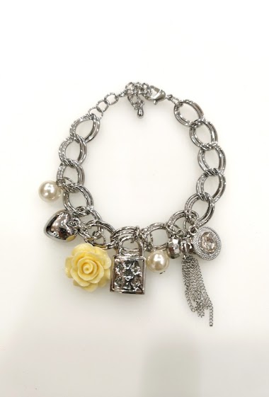Grossiste M&P Accessoires - Bracelet maille en métal fantaisie avec charms