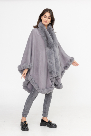 Wholesaler M&P Accessoires - Plain fur cape