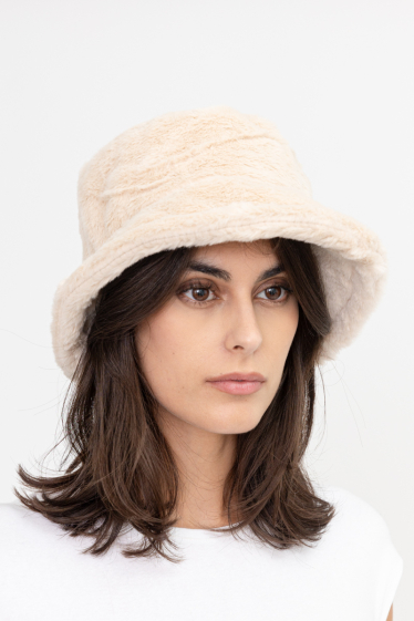 Wholesaler M&P Accessoires - Faux fur bucket hat