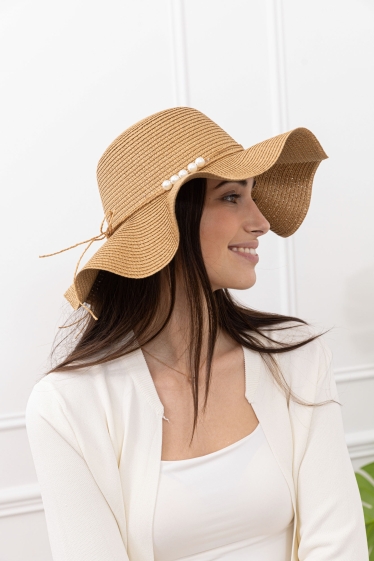 Grossiste M&P Accessoires - Chapeau de paille bord en vague avec déco perles