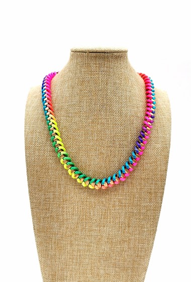Grossiste M&P Accessoires - Collier chaîne torsadée multicolore arc en ciel et fluo