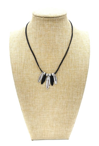 Großhändler M&P Accessoires - Black cord pendant necklace