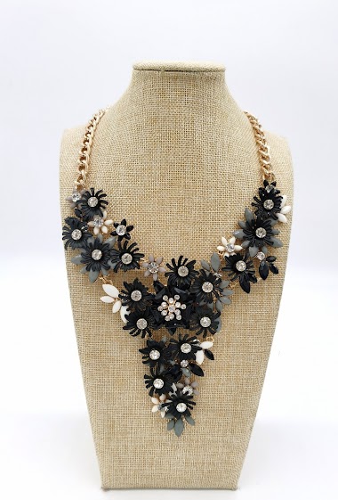 Großhändler M&P Accessoires - Ausgefallene Blumen-Halskette aus Metall