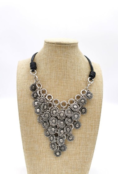 Großhändler M&P Accessoires - Fancy metal necklace