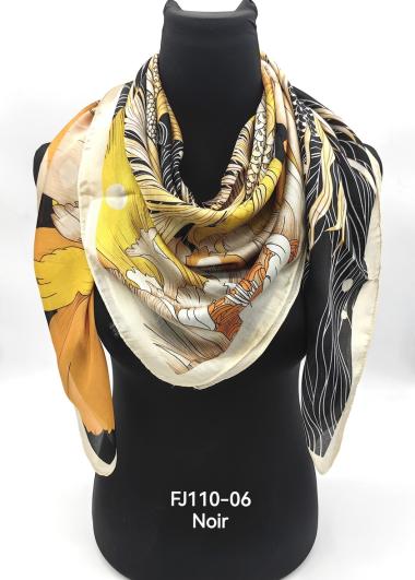 Wholesaler M&P Accessoires - Square shawl scarf 110*110 cm printed
