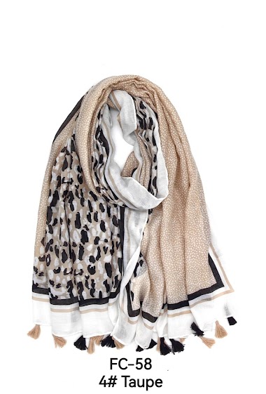 Wholesaler M&P Accessoires - Leopard print scarf with pompoms