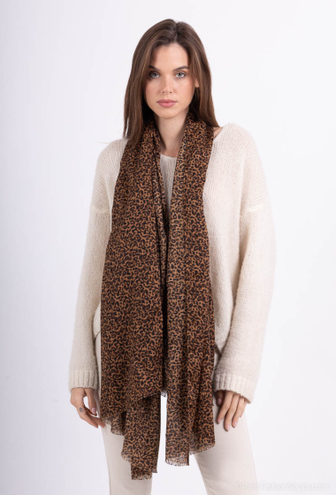 Wholesaler M&P Accessoires - Leopard print scarf with gilding