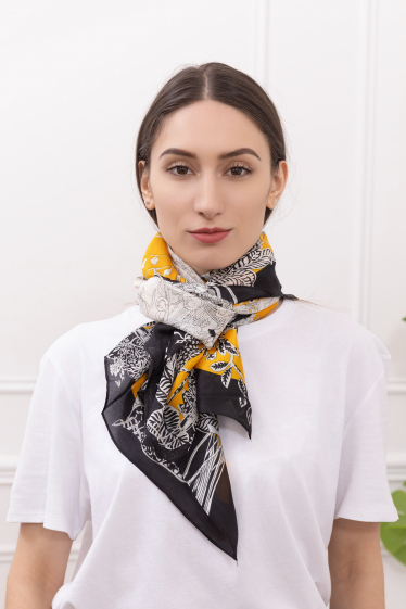 Großhändler M&P Accessoires - Bedruckter Schal aus leichtem Satin