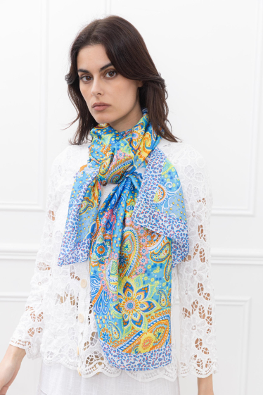 Wholesaler M&P Accessoires - Printed silk touch light satin scarf 180*90 cm